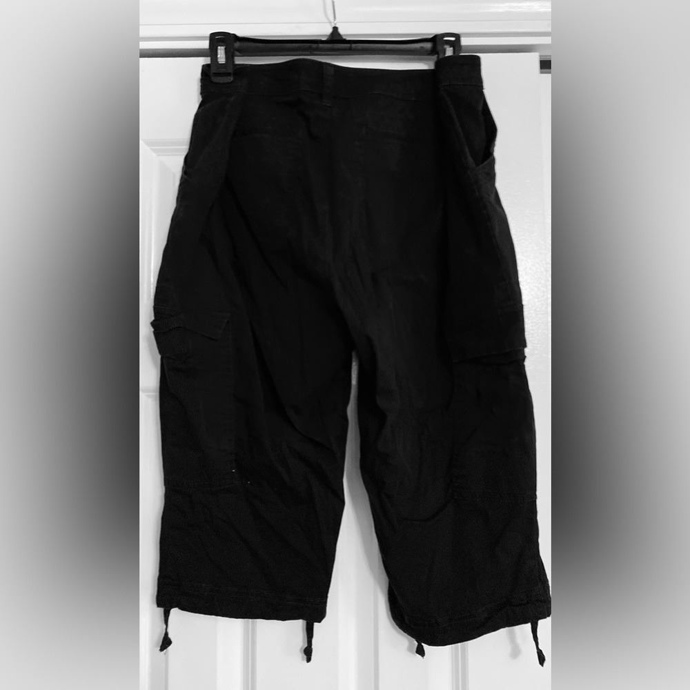 Chaps women’s capris, black, size 14